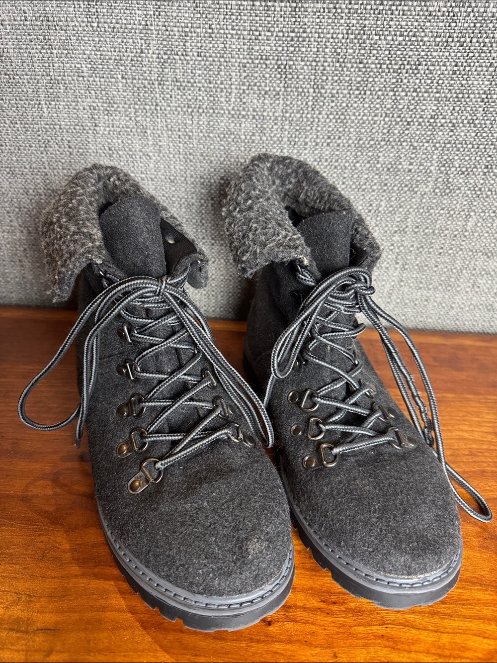 Catherine Malandrino Marion Women’s Gray Felted Hiker Combat Boots Faux Fur Sz 6